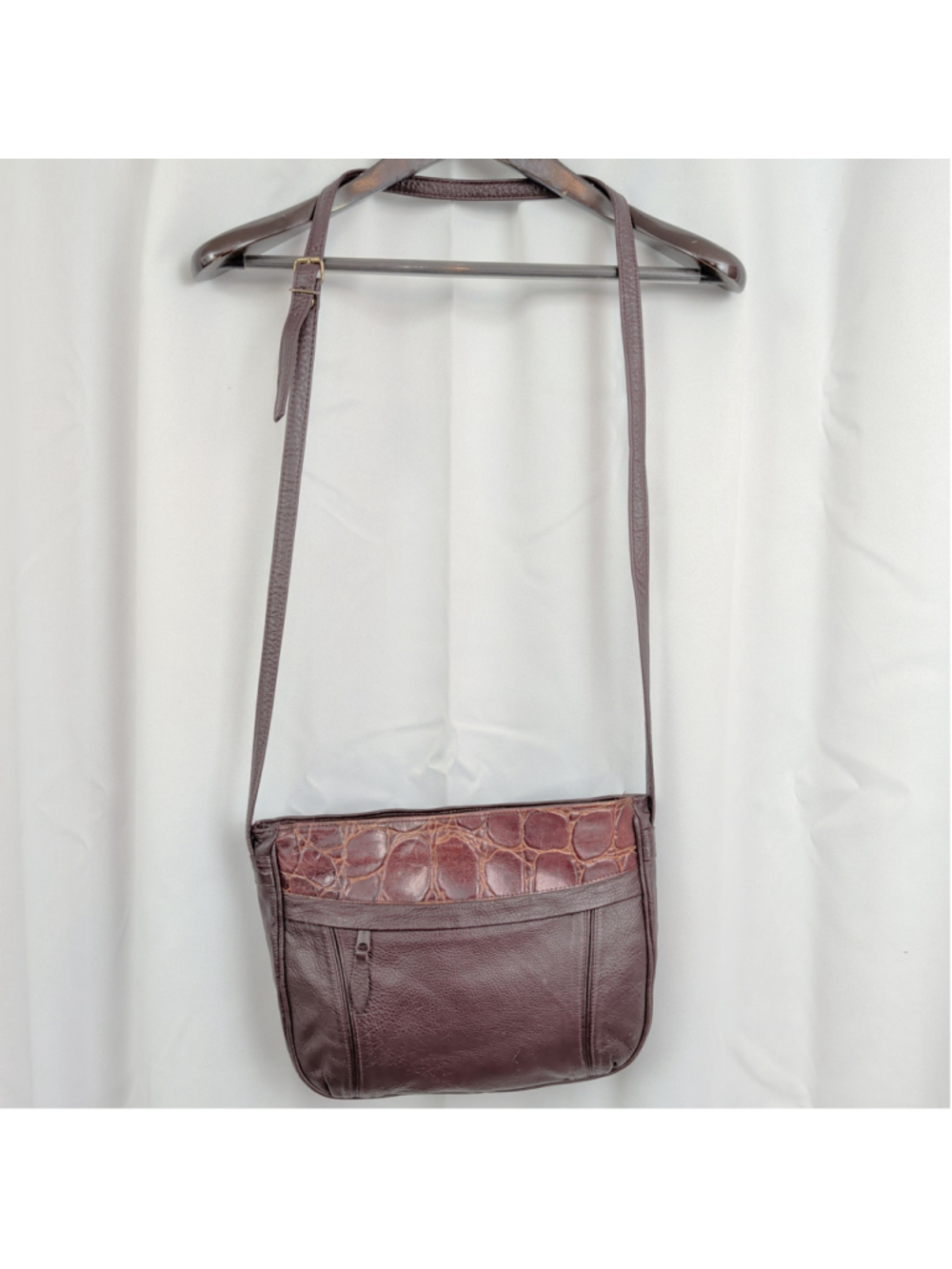 Vintage Cross-body Leather Purse.